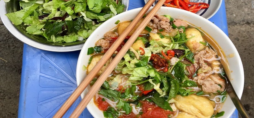 Must try Vietnam traditional dish - Pho in Hanoi