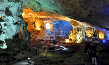  Sung Sot Cave