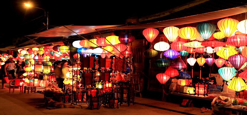The most famous night markets in Vietnam