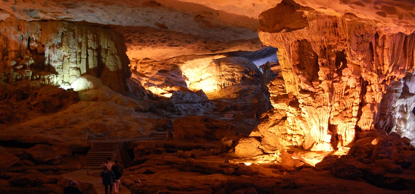 The mysterious and unique natural beauty of Thien Canh Son cave