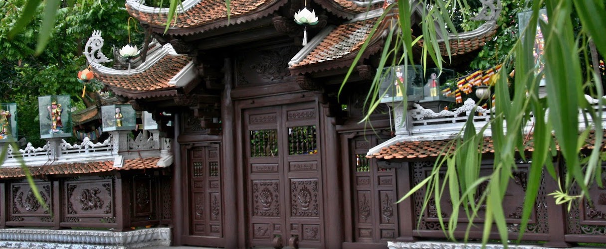 vi-Van Nien Pagoda