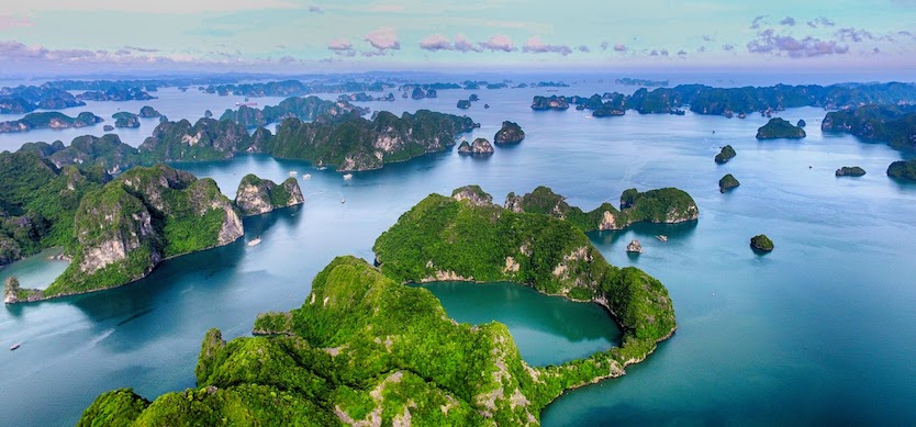 Best guides to have a safe and comfortable flight to Halong Bay from Saigon