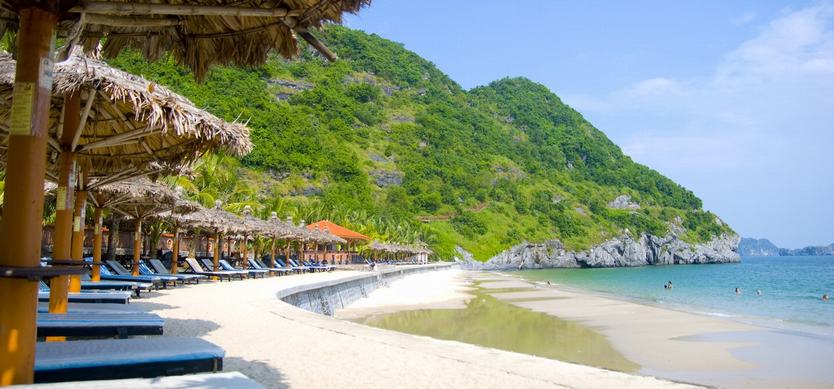 Top 7 Most Gorgeous Beaches You Should Not Miss In Halong This Summer