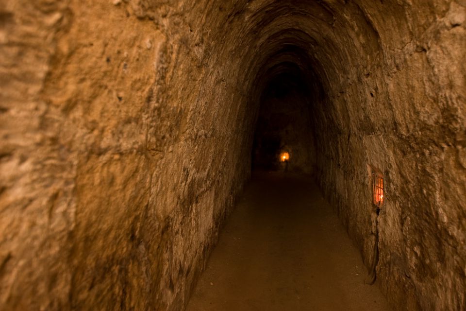 fr-cuchi-tunnel-under-ground