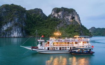 Swan Deluxe Cruise 2 days/ 1 night