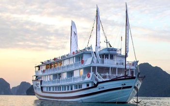 Signature Royal Cruise 3 days/ 2 nights
