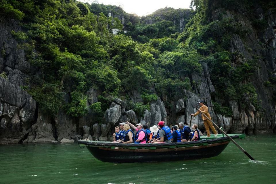 vi-bamboo-boat