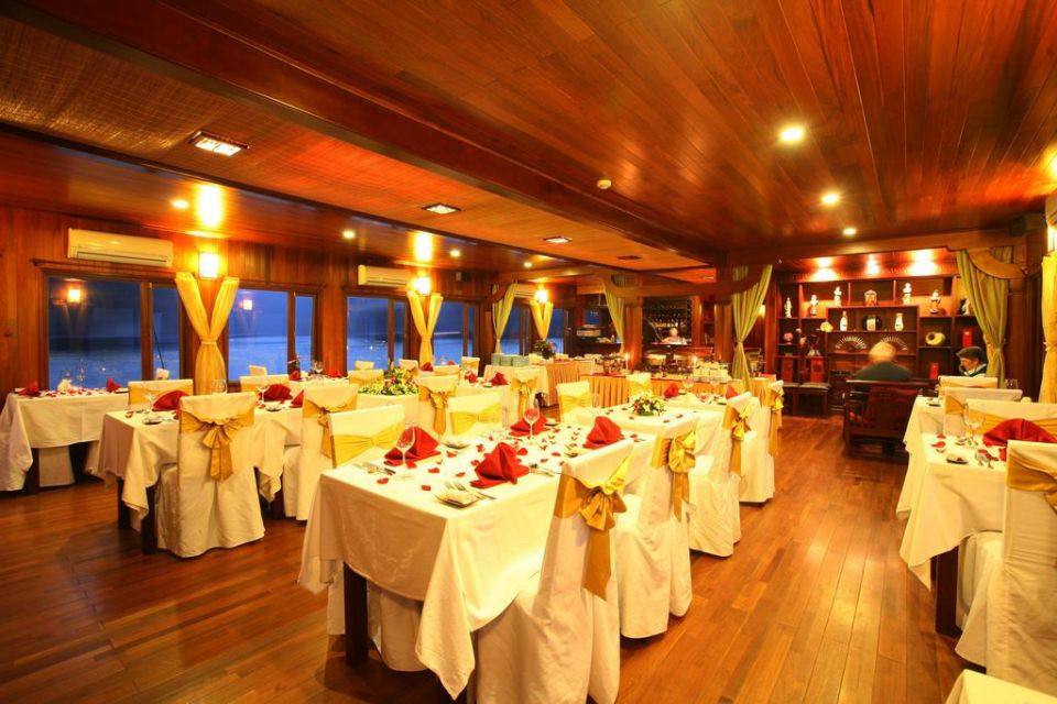 restaurant-indochina-sails-2-days-1-night-3