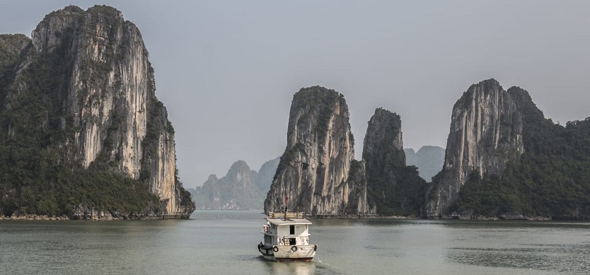What's the weather like in Halong Bay in January?