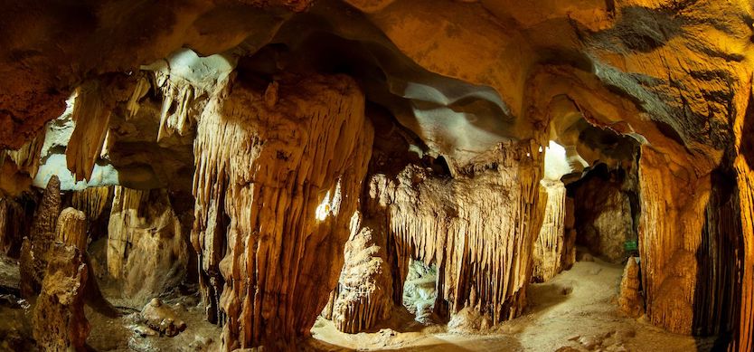 Tam Cung cave - a must-visit spot in Halong Bay