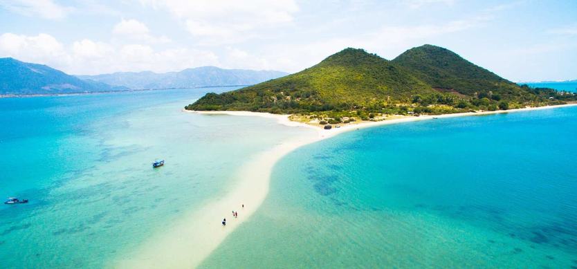 Laze yourself on the most beautiful beaches in Vietnam
