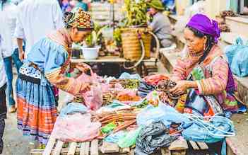 Can Cau - Bac Ha market tour 2D3N by train