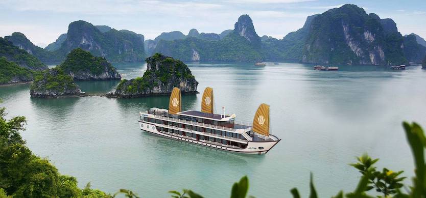 Handbook to explore Halong Bay on an overnight cruise