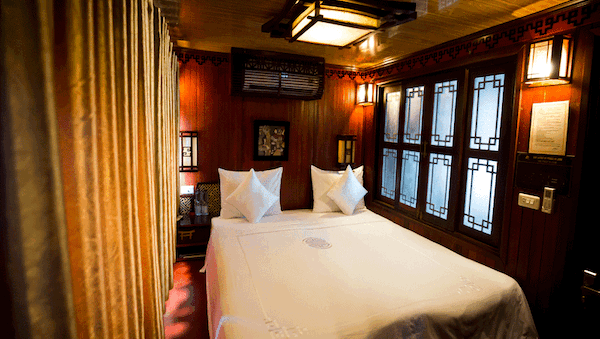 Chater boat price