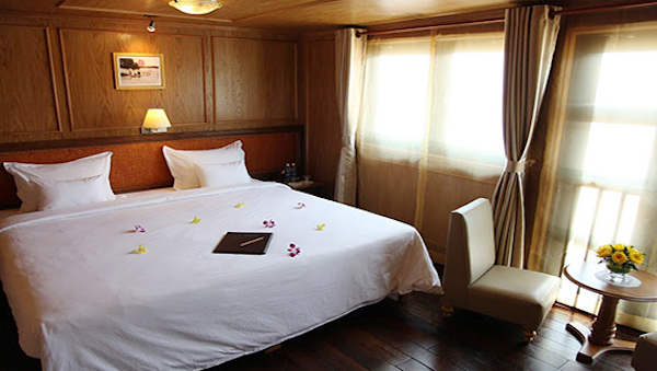 Double or twin cabin