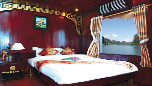 1 night boat + 1 night Sunrise resort