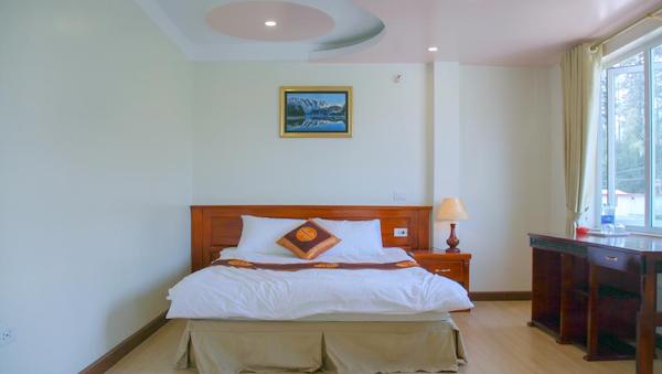 Private tour + 01 night at 2* hotel