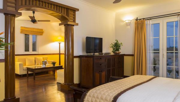 Luxury (4*++ hotel)