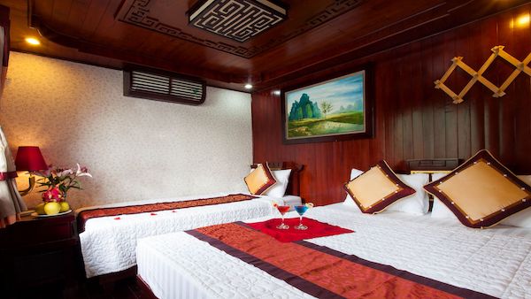 Triple cabin